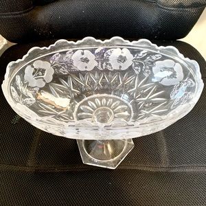 Vintage glass stemmed fruit bowl with etched flowers